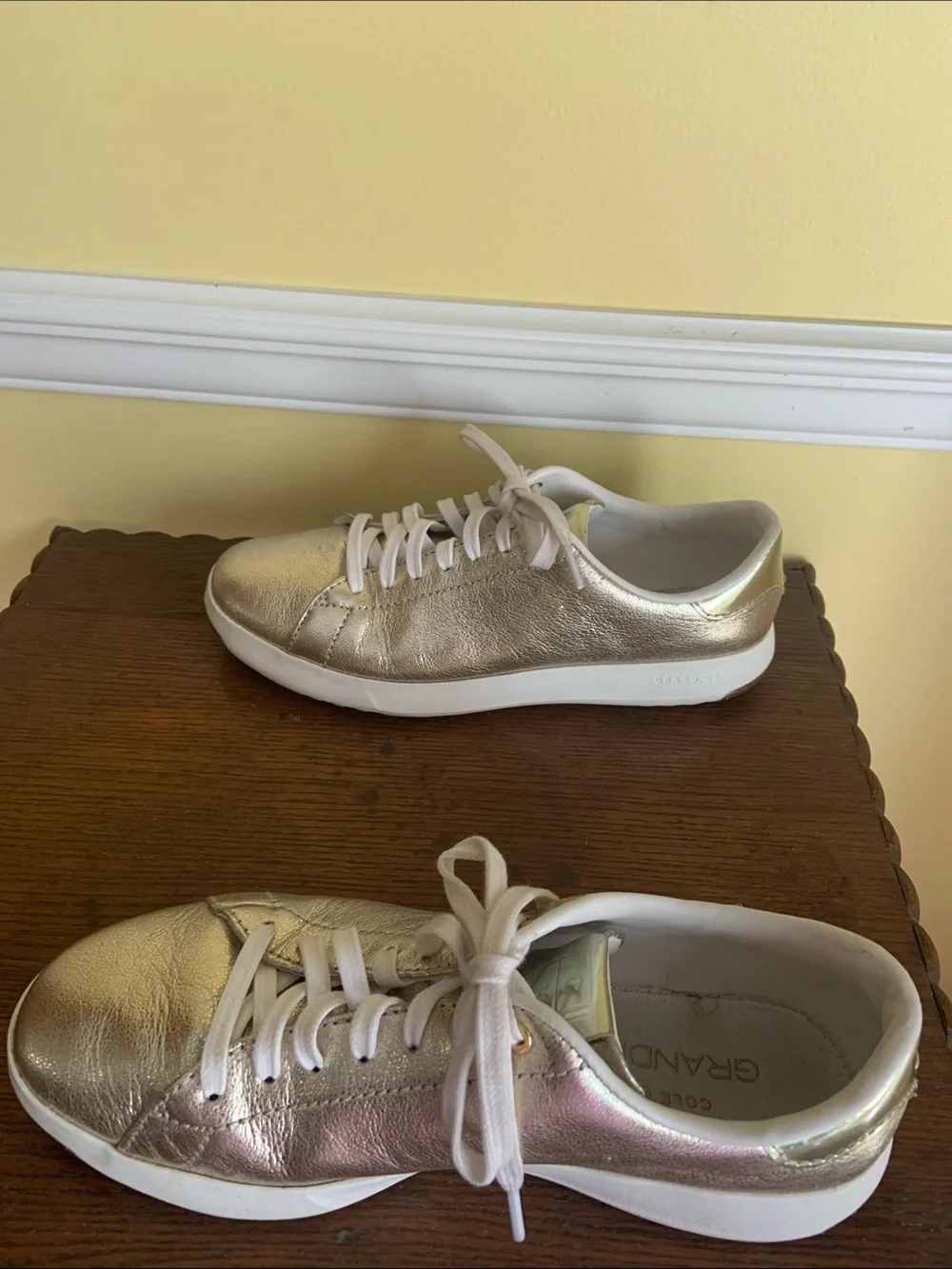 Cole Haan Size 8B Metallic Gold Metallic Women's Lace-Up Sneakers
